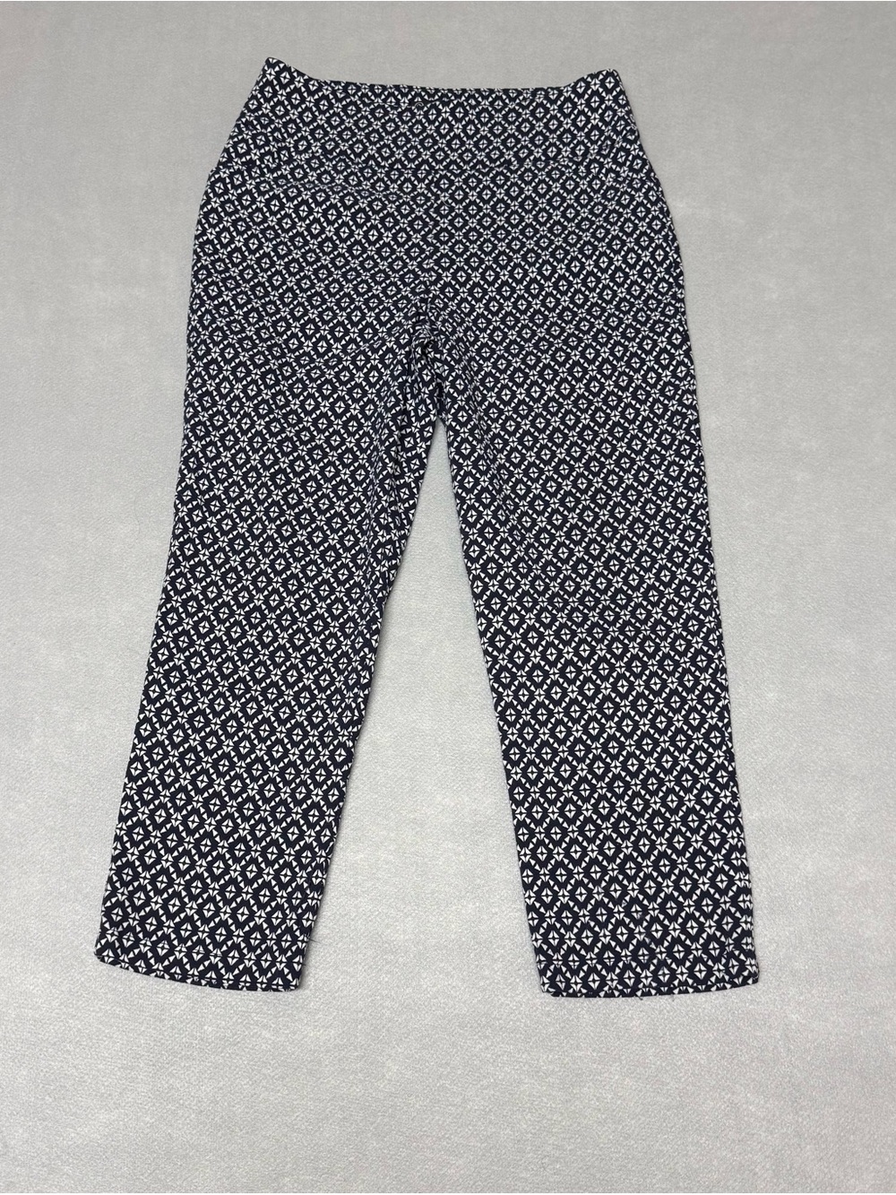 Versona Printed Navy & White Pull-On capri Women's Pants size 8